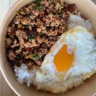ข้าวไข่เจียวทรงเครื่อง