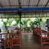 ร้านสบายลมเป็ดพะโล้ นครหลวง