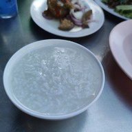 เมนูของร้าน ข้าวต้มศาลเจ้าพ่อเสือ