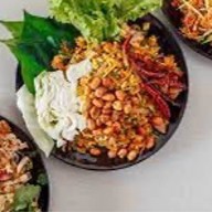 เจ๊ดายำแหนม สุขุมวิท71