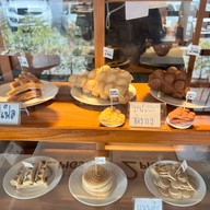 2littlepigscafe -