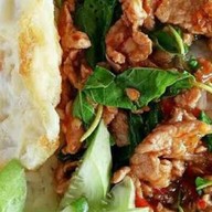 ครัวแม่จิต  อาหารตามสั่ง กระทุ่มแบน