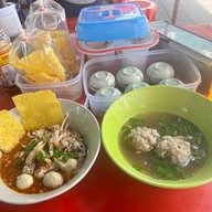 ก๋วยเตี๋ยวหมูต้มยำนายฮัน