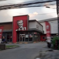 หน้าร้าน KFC ไดร์ฟทรู ศรีนครินทร์