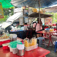 ก๋วยเตี๋ยวหมูต้มยำนายฮัน