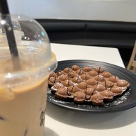 2littlepigscafe -