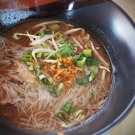 ก๋วยเตี๋ยวเรือสามสมุทร ซ.กระทิงแดง กระทิงแดง