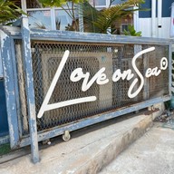 Love on Sea (Koh-Larn) เกาะล้าน