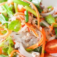 เกิดมายำแซ่บทุกยำ