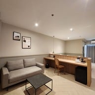 Glow Sukhumvit 71 Hotel