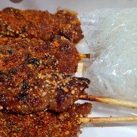 เมนูของร้าน เจ๊แดงสามย่าน ส้มตำ คอหมูย่าง ไอคอนสยาม