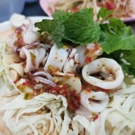 จุ่มลาดหญ้าหน้าสหกรณ์