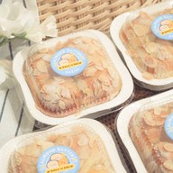 W เค้กมะพร้าวอ่อน เบเกอรี่  W BAKE’N BREW