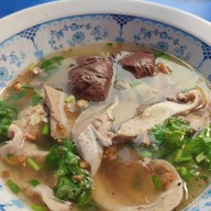 เมนูของร้าน 🍲🐷•เกาเหลาเลือดหมูสวนลุมประตู8