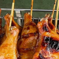 ดาราวรรณไก่ย่างส้มตำ