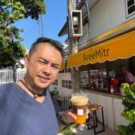 AreeMitr Coffee อารีมิตร ใช้ GRAB ดีกว่า  LINE MAN สาขา 2 แต่สาขาแรกเชียงใหม่