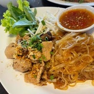 ก๋วยเตี๋ยวเดินดง