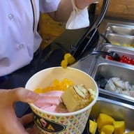 VAVA Frozen Yogurt Maya (เมญ่า)