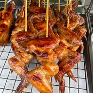 ดาราวรรณไก่ย่างส้มตำ