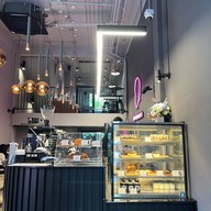 บอททอมเลส Mindscape Café By Bottomless (ร้านกาแฟ บอททอมเลส รัชดา-ห้วยขวาง)