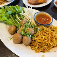 ก๋วยเตี๋ยวเดินดง