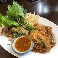 ก๋วยเตี๋ยวเดินดง