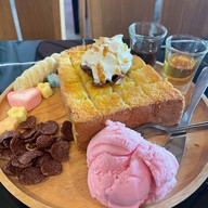 Florista Cafe And Eatery