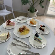 Ynot? หวานเย็น เค้ก brunch บ้านโป่ง