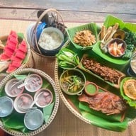 บ้านนาต้นจั่น