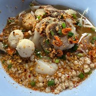 เตี๋ยวหมูแม่แจ๊ว