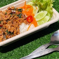 ข้าวไก่ทอดซอสเด็ด