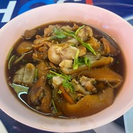 เหลียง ขาหมู Pratunam