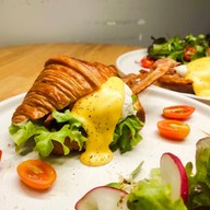 Brunch & Brew by HOC หัวหินมาร์เก็ตวิลเลจ