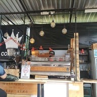 บรรยากาศ Coffee King Original Techawanic Road. ถนน เตชะวนิช