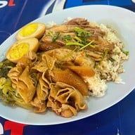 เหลียง ขาหมู Pratunam