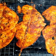 ไก่ย่างลุงหยอยเจ้าเก่า ตลาดหนองมน