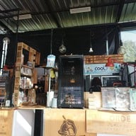 บรรยากาศ Coffee King Original Techawanic Road. ถนน เตชะวนิช
