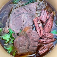 เมนูของร้าน เนื้อตุ๋นรสเยี่ยม