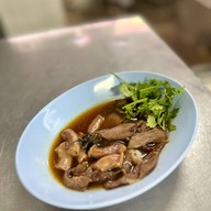 เมนูของร้าน ขาหมูเจริญแสงสีลม สีลม