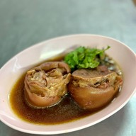 เมนูของร้าน ขาหมูเจริญแสงสีลม สีลม