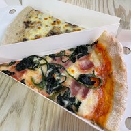 กุสโตโซ่ พิซซ่า หน้าราชภัฏนครราชสีมา