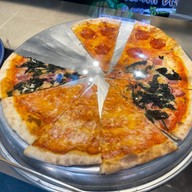 กุสโตโซ่ พิซซ่า หน้าราชภัฏนครราชสีมา