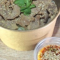มุกดา หมูกะทะย่างเนย ตลาดไนท์ขามทะเลสอ