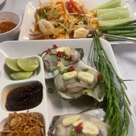 เมนูของร้าน สามสีซีฟู้ด