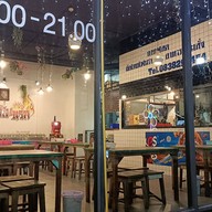 บรรยากาศ ผัดไทยไฟโลกันต์&กะเพรานรกแตก .