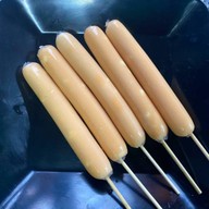 ลูกชิ้นทอดร้านน้องปลา