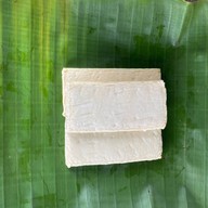 ลูกชิ้นทอดร้านน้องปลา