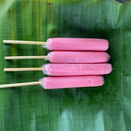 ลูกชิ้นทอดร้านน้องปลา