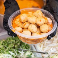 ขนมจีนลูกชิ้นตัก เมเจอร์เพชรเกษม