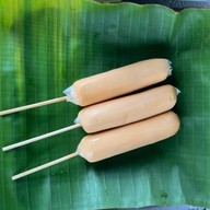 ลูกชิ้นทอดร้านน้องปลา